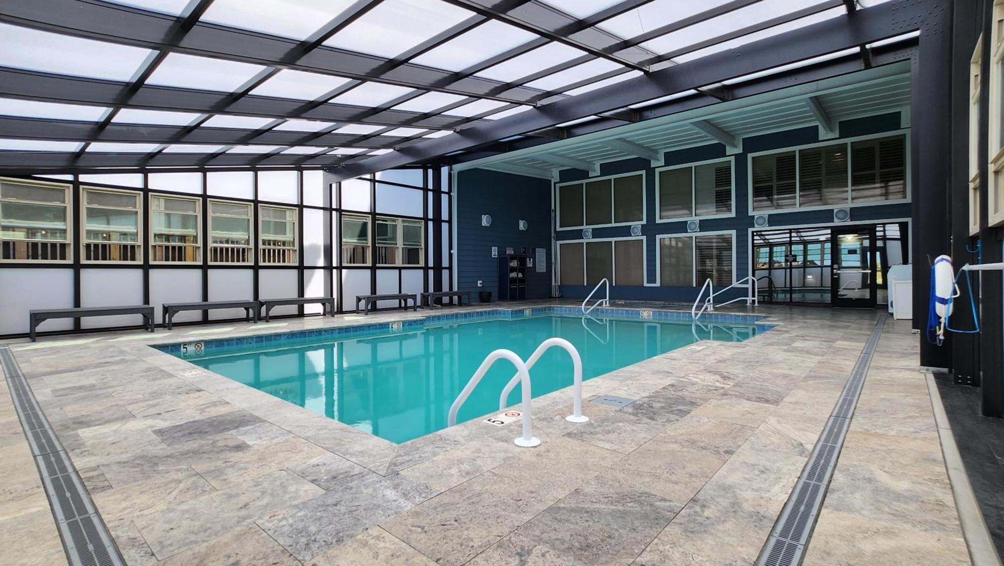Ramada Plaza By Wyndham Nags Head Oceanfront Hotel Kill Devil Hills Exterior photo