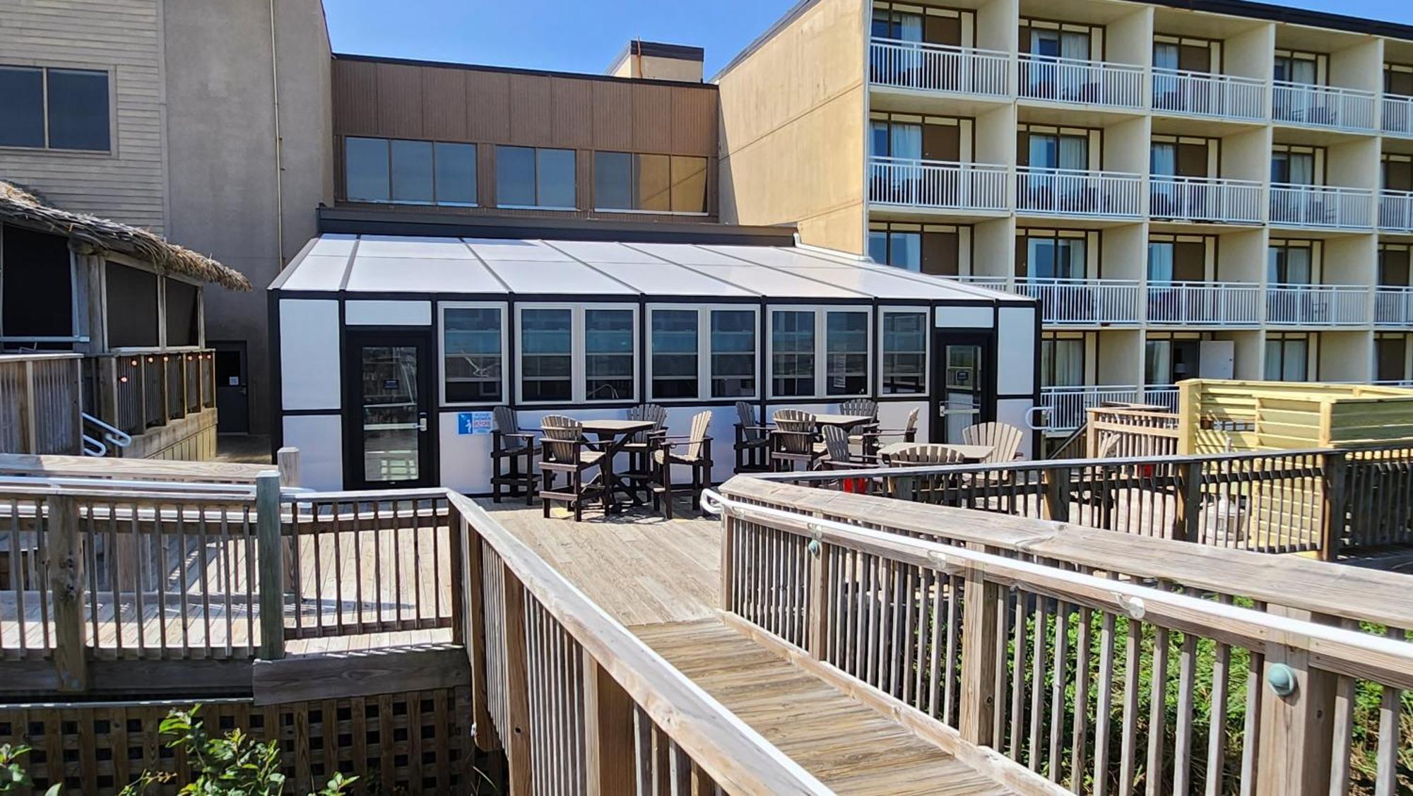 Ramada Plaza By Wyndham Nags Head Oceanfront Hotel Kill Devil Hills Exterior photo