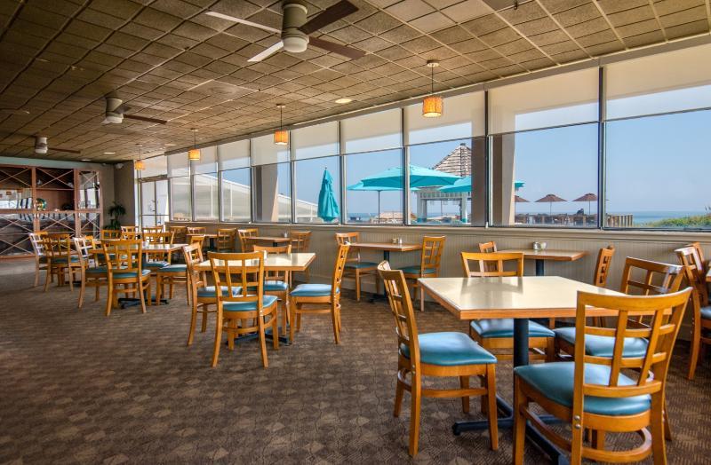 Ramada Plaza By Wyndham Nags Head Oceanfront Hotel Kill Devil Hills Exterior photo