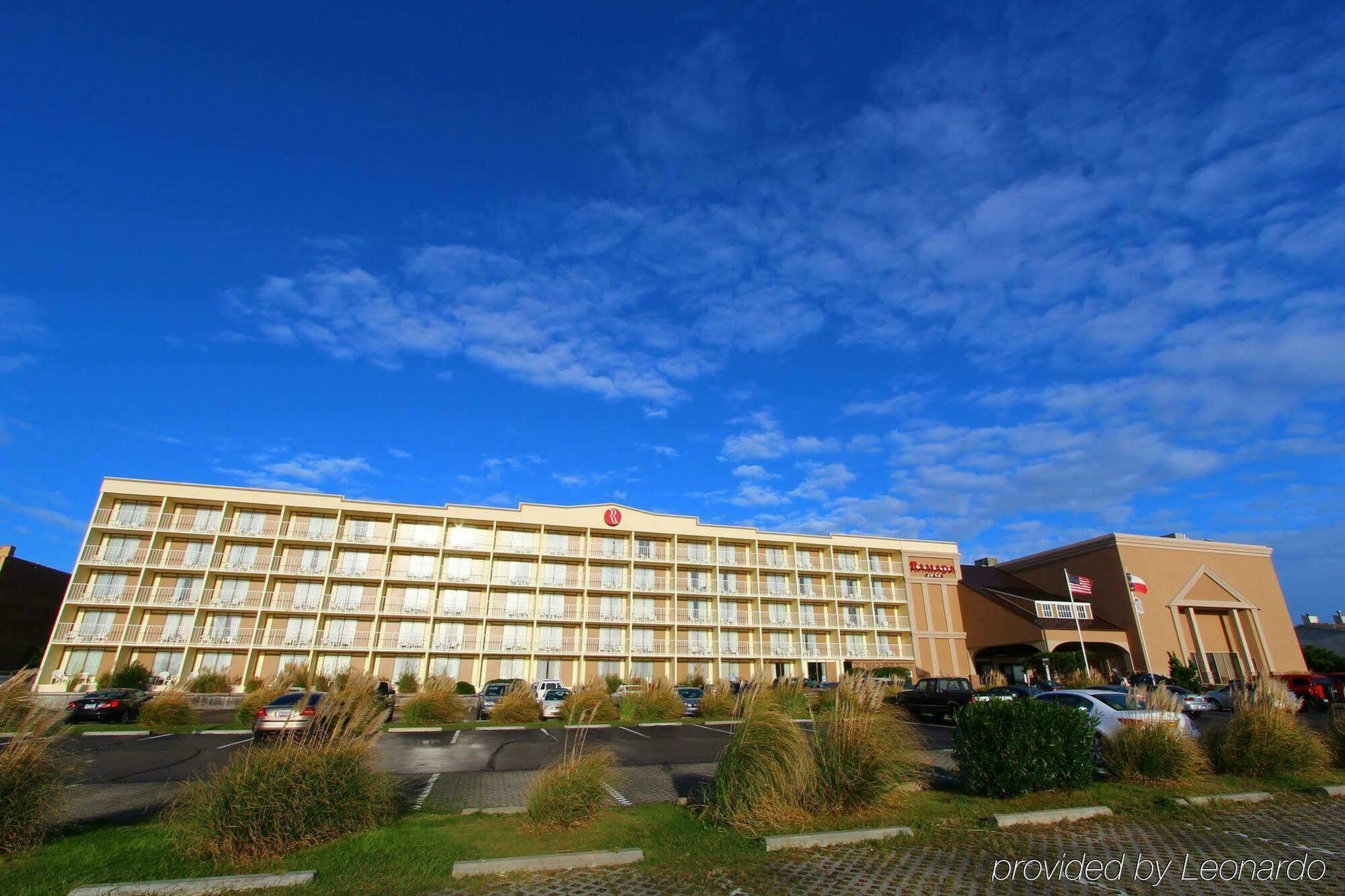 Ramada Plaza By Wyndham Nags Head Oceanfront Hotel Kill Devil Hills Exterior photo