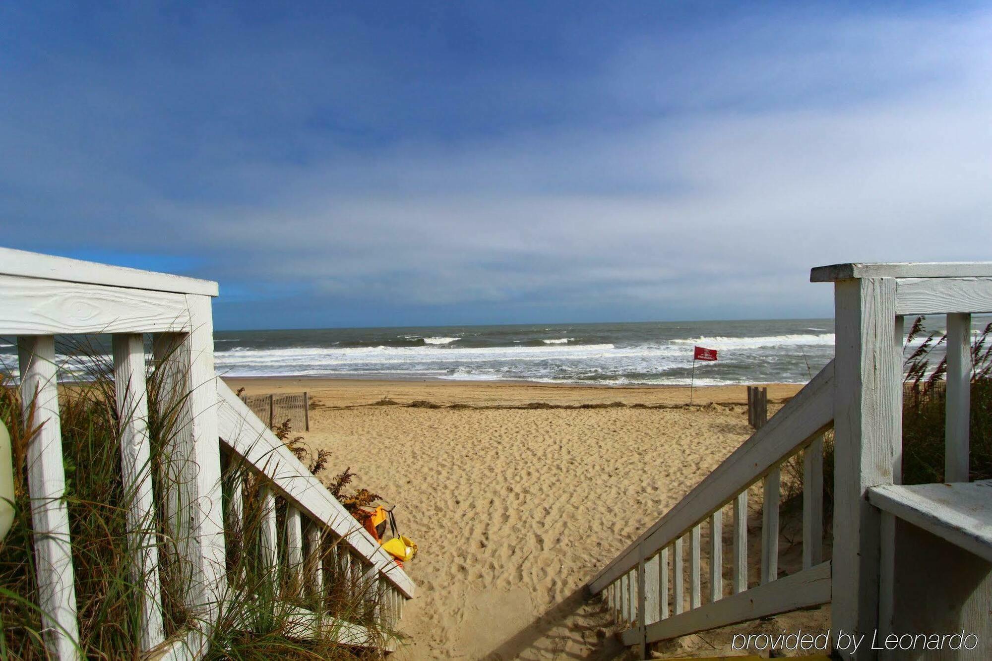 Ramada Plaza By Wyndham Nags Head Oceanfront Hotel Kill Devil Hills Exterior photo